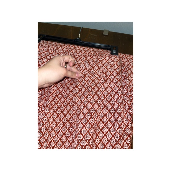 Old Navy High Waisted Flowy Pants - Picture 3 of 4